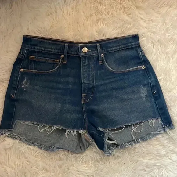 🆕 Good American Good 90’s Jean Shorts