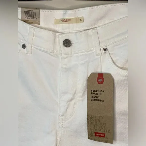 🏷️ NWT Levi’s Bermuda Shorts