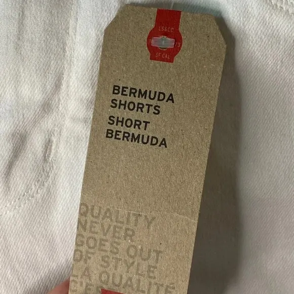🏷️ NWT Levi’s Bermuda Shorts