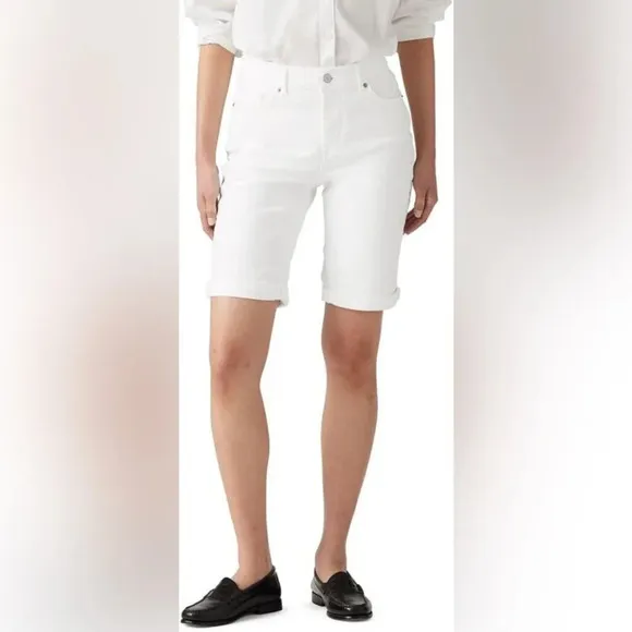 🏷️ NWT Levi’s Bermuda Shorts