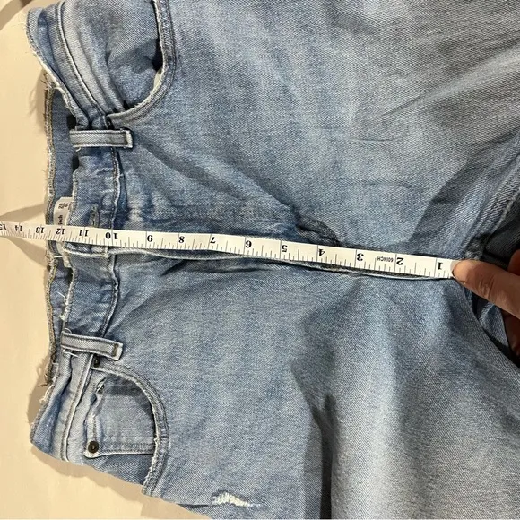 ABERCROMBIE &amp; FITCH ~ The 90s Straight Ultra High Rise Cutoff Shorts