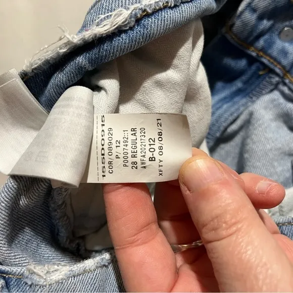 ABERCROMBIE &amp; FITCH ~ The 90s Straight Ultra High Rise Cutoff Shorts