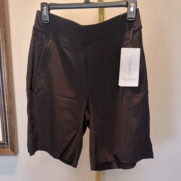 Athleta Women's Black Bermuda Shorts NWT 6