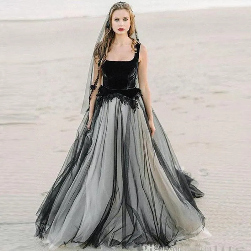 Beautiful Alternative/Gothic Bride Gown/Dress Made With Stunning Tulle Skirt And Lace Top Bodice