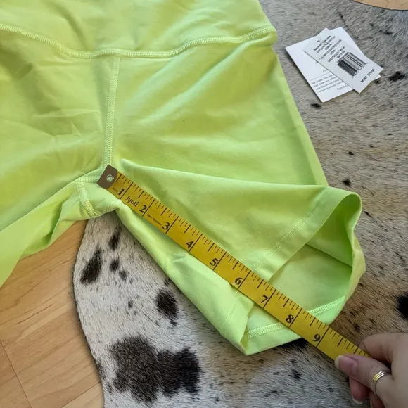 BEYOND YOGA NWT SpaceDye At Your Leisure High Waisted Corssover Shorts Size XS