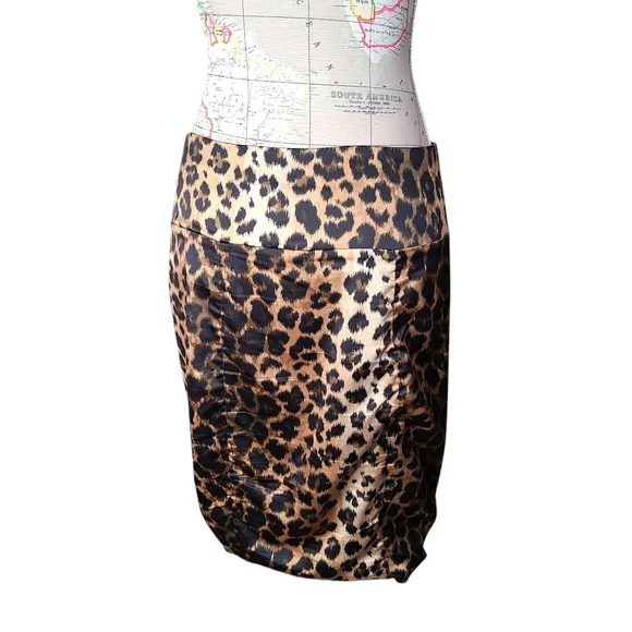 BODY By Victoria's Secret Size 6 Brown Animal Print Satin Ruched Pencil Skirt