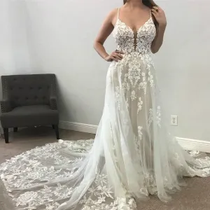 Bohemian Beach A Line Wedding Dress Beautiful Tulle Skirt Backless Lace Appliqued & Plunging Bodice