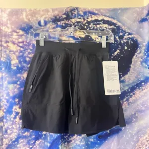 🚨‼️BRAND NEW WITH TAGS‼️🚨lululemon license to train high-rise short 4”