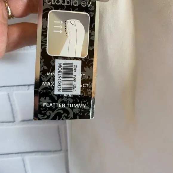 Claudia Ev White Flatter Tummy Shorts NWT …