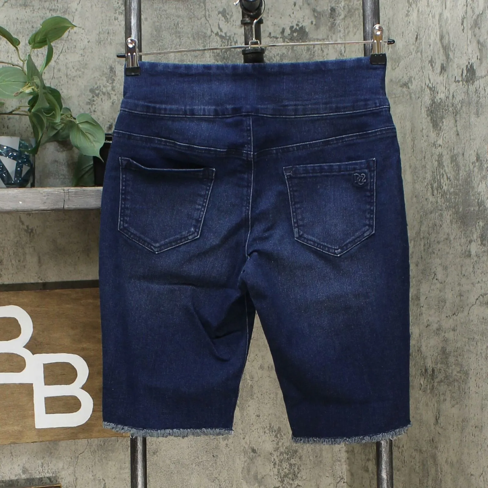 DG2 by Diane Gilman Denim Pull On Bermuda Shorts Indigo Petite Medium