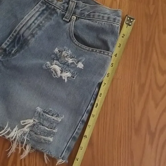 Distressed high waisted shorts 5/6