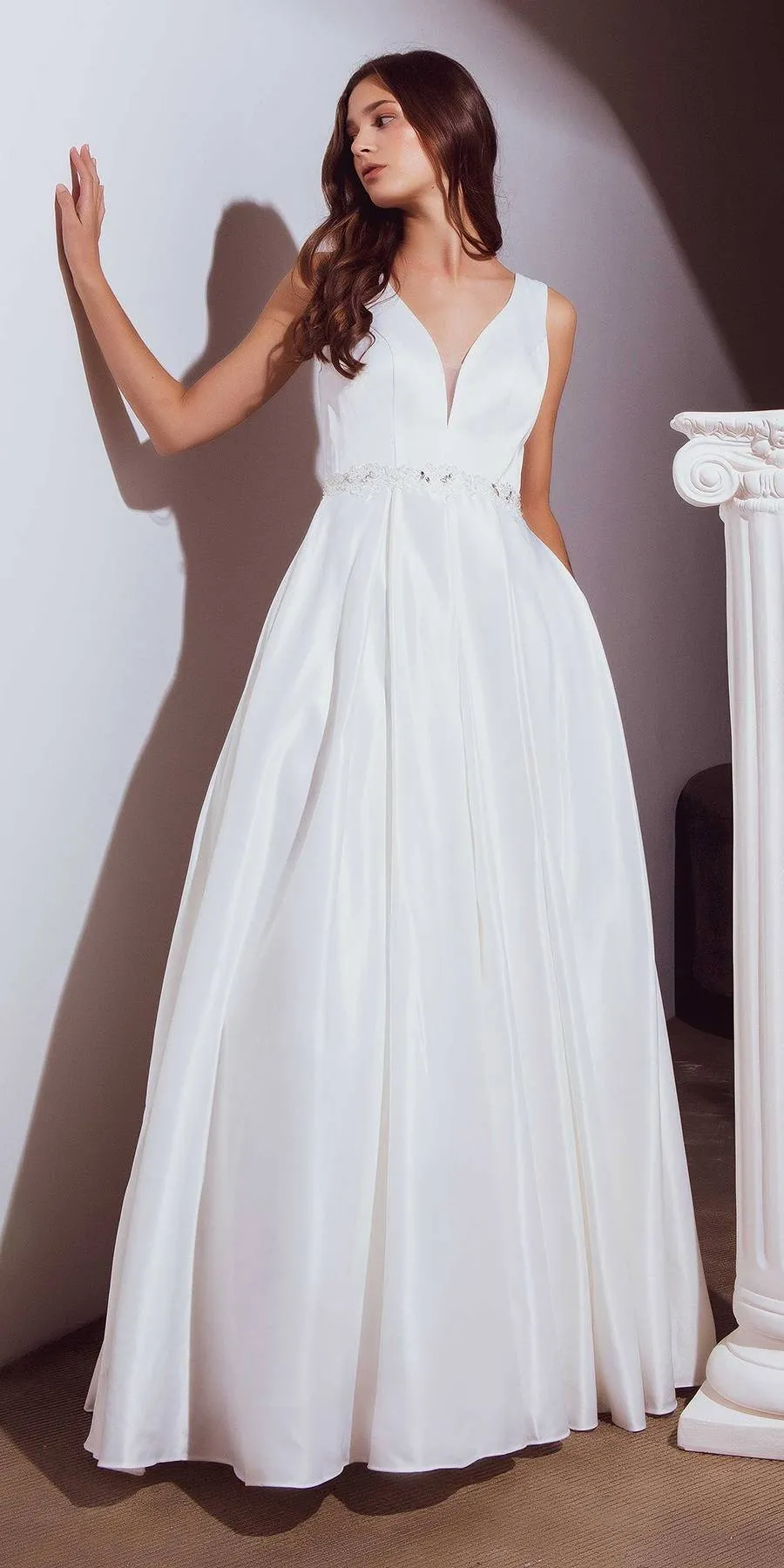 Eureka 9090 V-Neck and Back Beaded Waist Long Dress