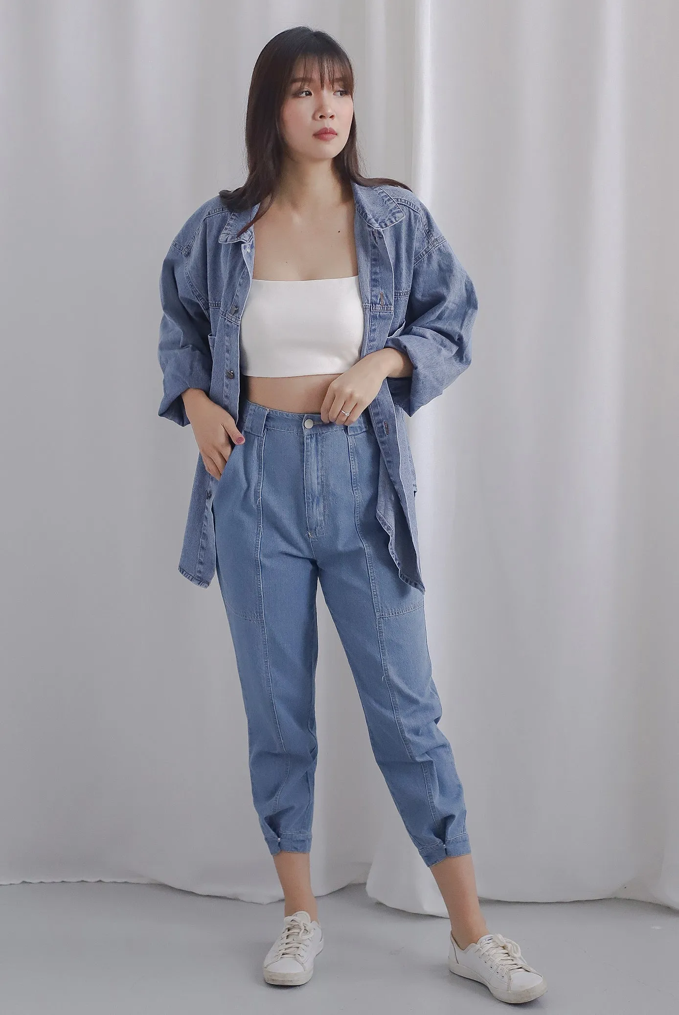 Hampton Buttons Cuff Denim Pants In Light Wash
