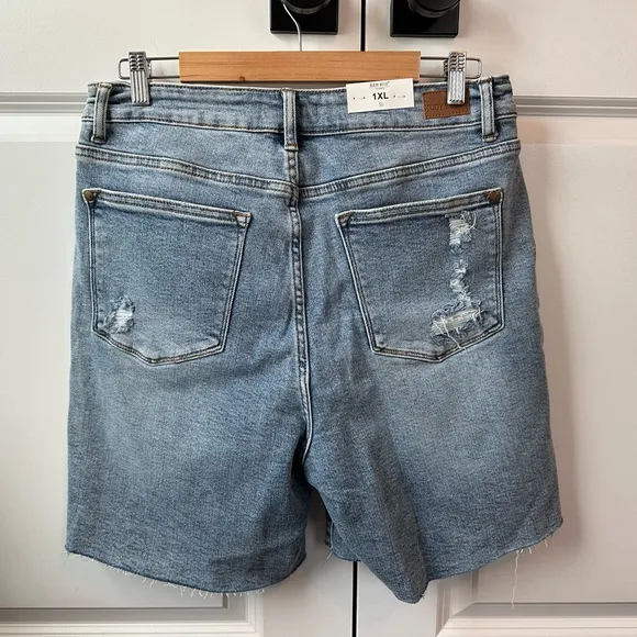 Judy Blue Women’s High Waisted Midlength Denim Patch Shorts NWT (Size 1XL)