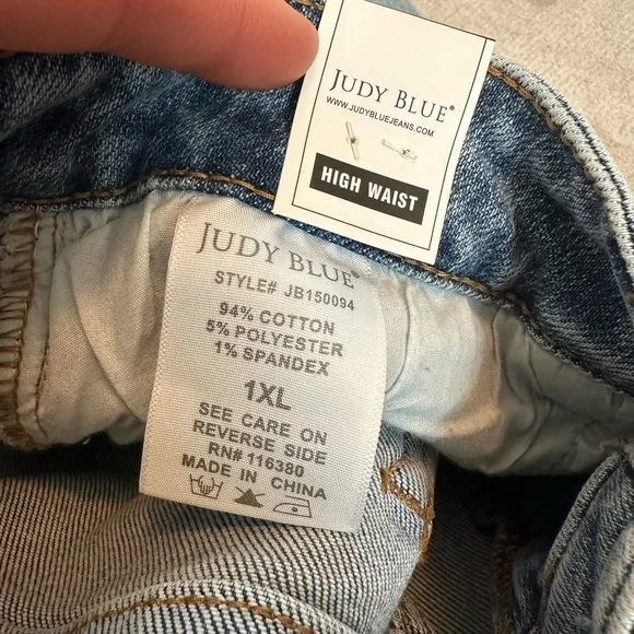 Judy Blue Women’s High Waisted Midlength Denim Patch Shorts NWT (Size 1XL)