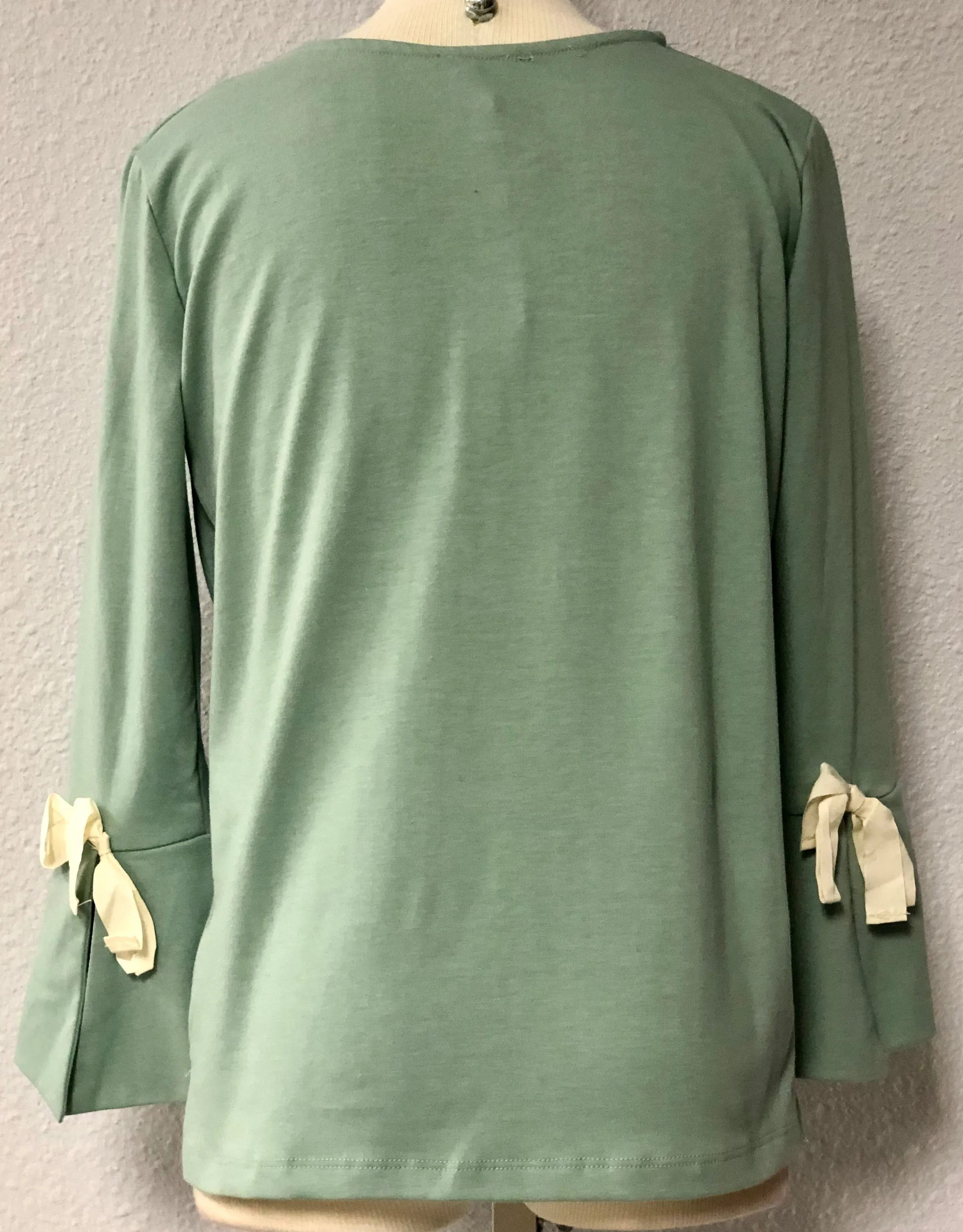 K ROUND NECK TOP