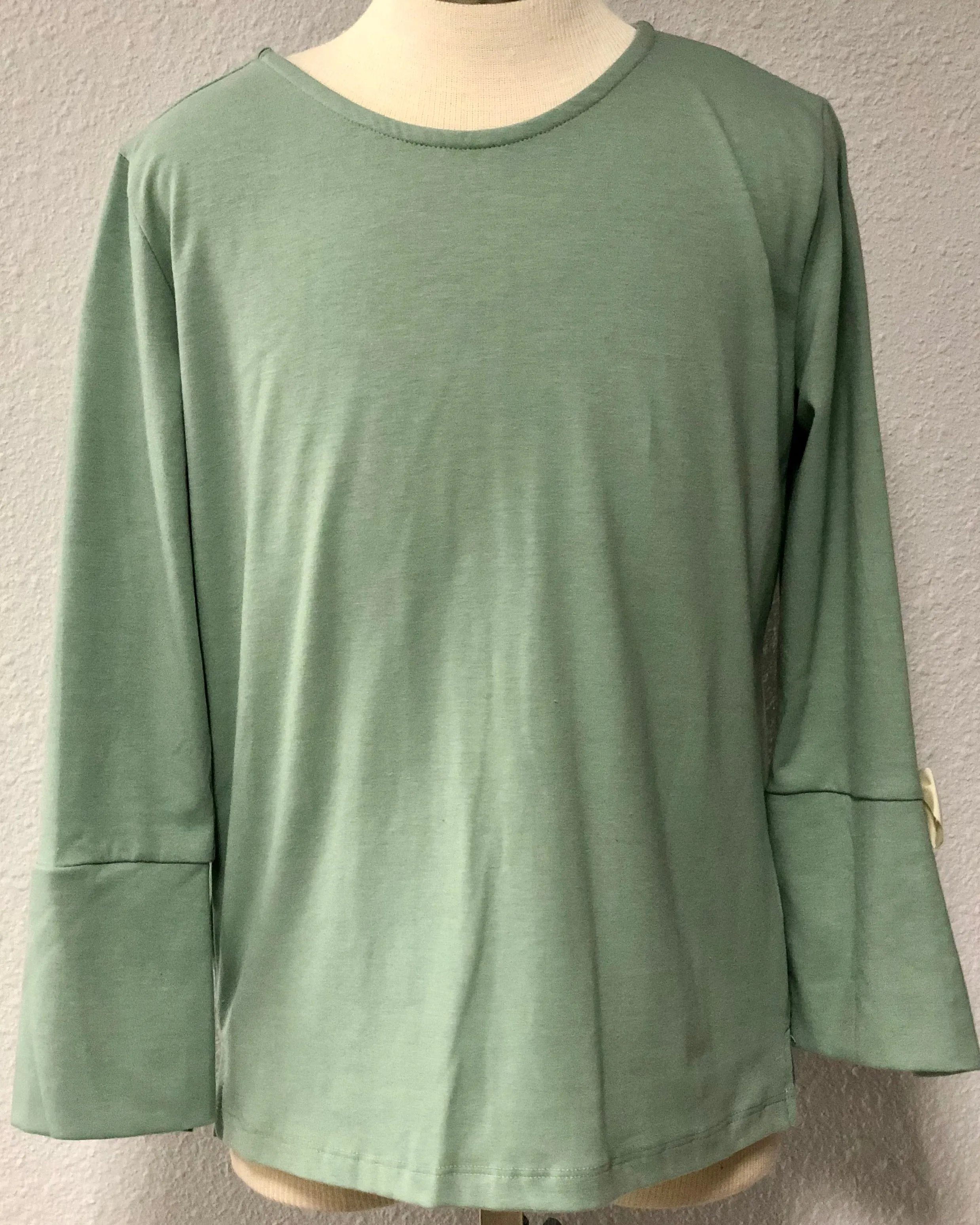 K ROUND NECK TOP