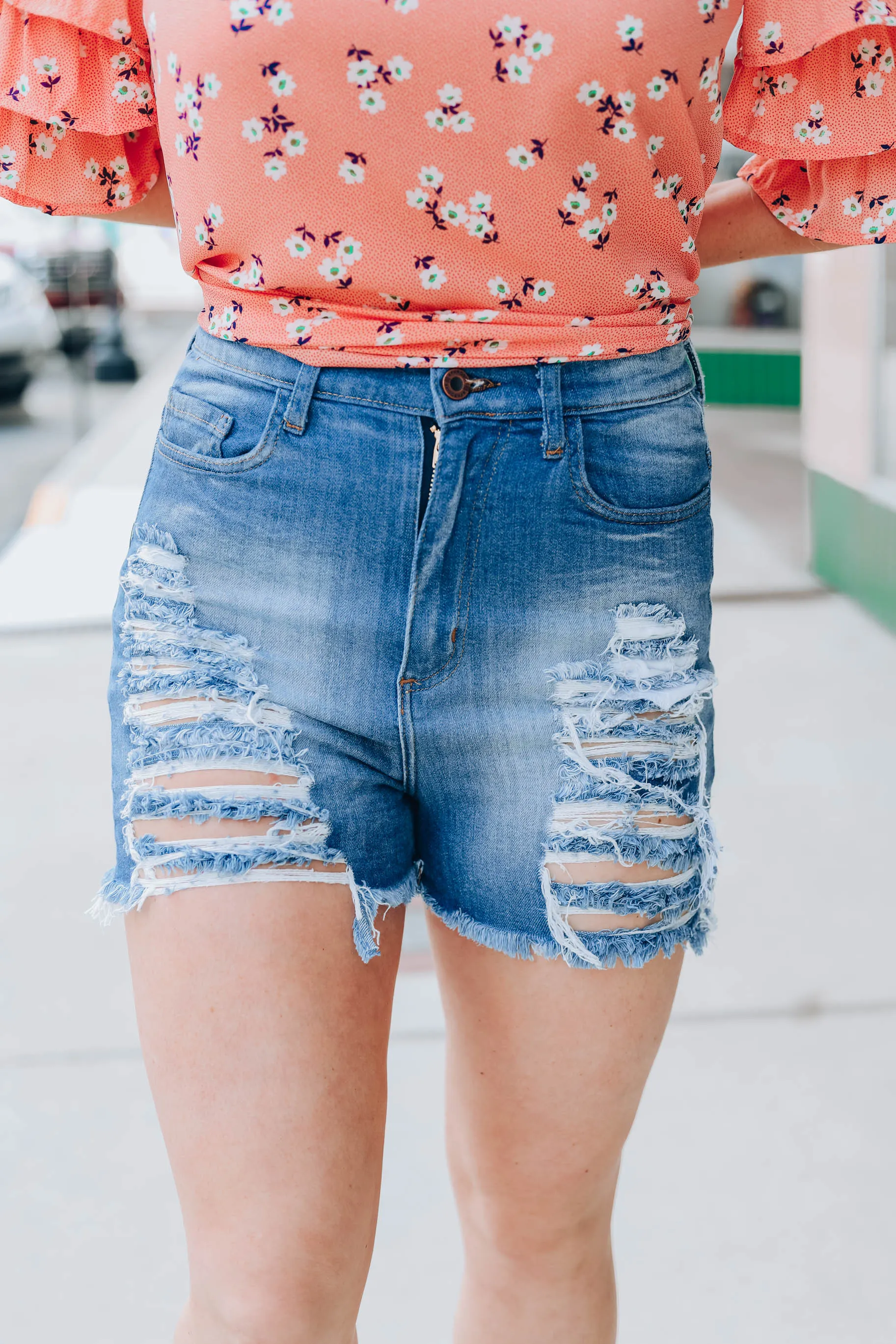 Kalynn Midi Shorts - Medium Wash