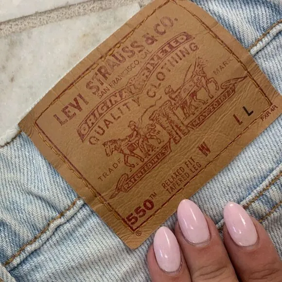 Light wash Levi shorts