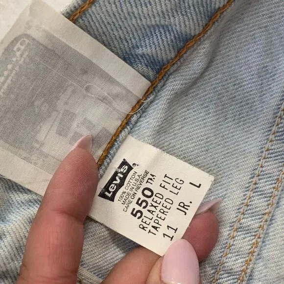 Light wash Levi shorts