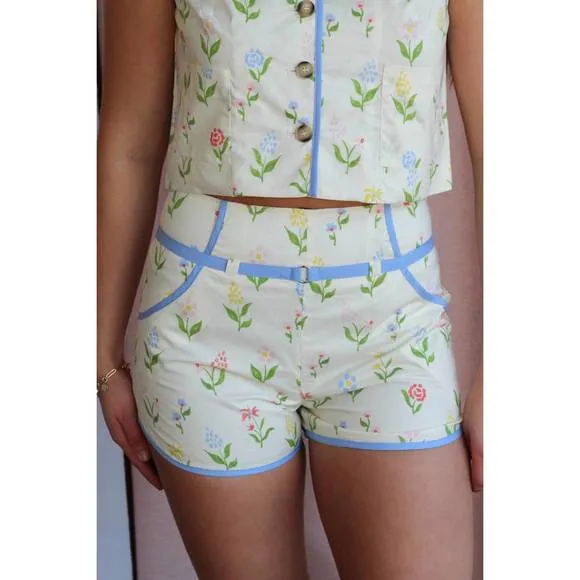 NEW AUREUM pia floral short in ivory