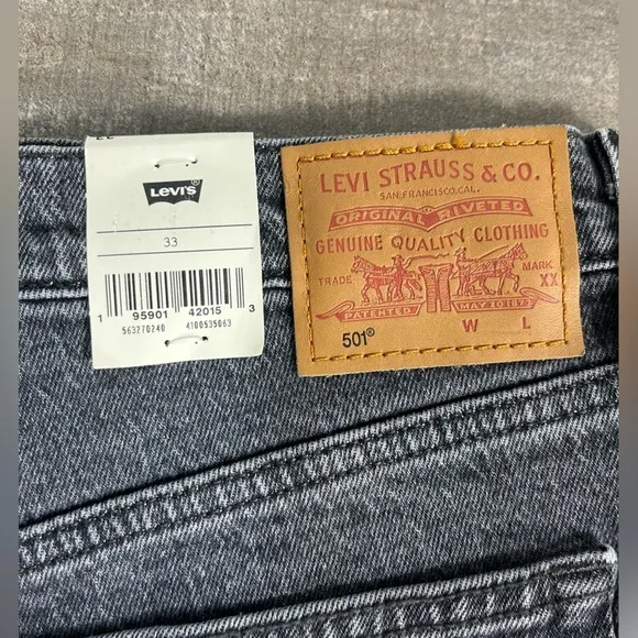 NEW Levi’s 501 High Rise Cut Off Shorts