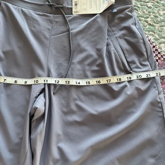 NWT ATHLETA Venture Bermuda Shorts Women’s Size 10