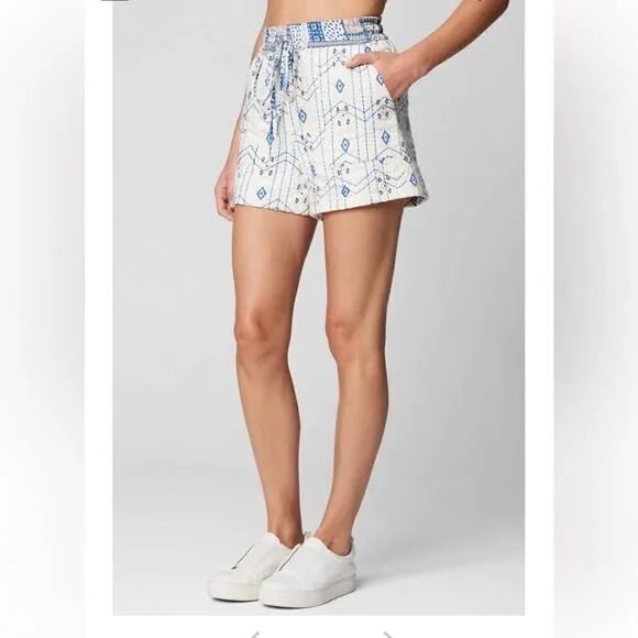 NWT Blank NYC Women’s Printed Quilted High Waisted Shorts White/Blue - XSmall