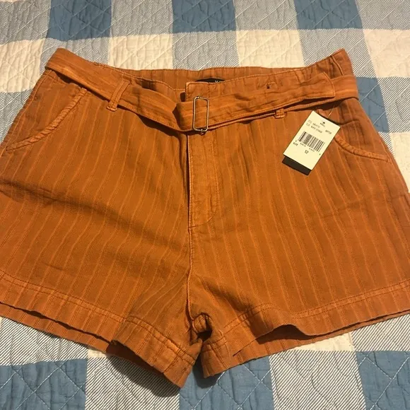 NWT KUT FROM THE KLOTH Justine BeltedTrouser Shorts