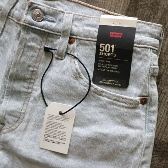 NWT Levis 501 Mid Thigh Denim Jean Shorts Size 27 Light Blue Wash