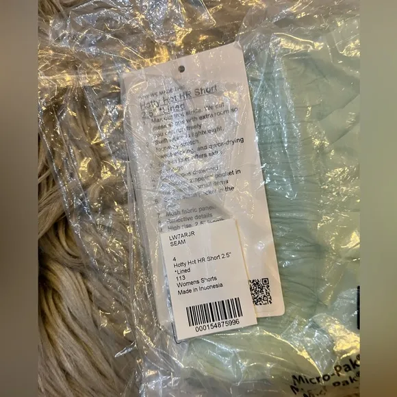 NWT lululemon Hotty Hot shorts