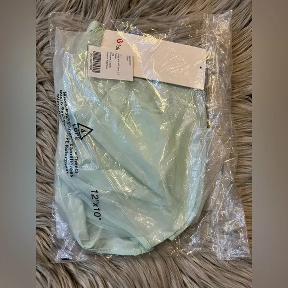 NWT lululemon Hotty Hot shorts