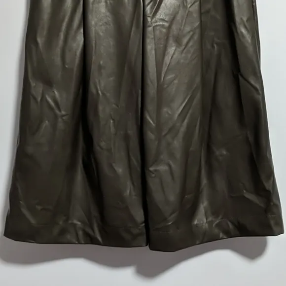 NY&amp;Co Faux-Leather Pleated Bermuda Shorts