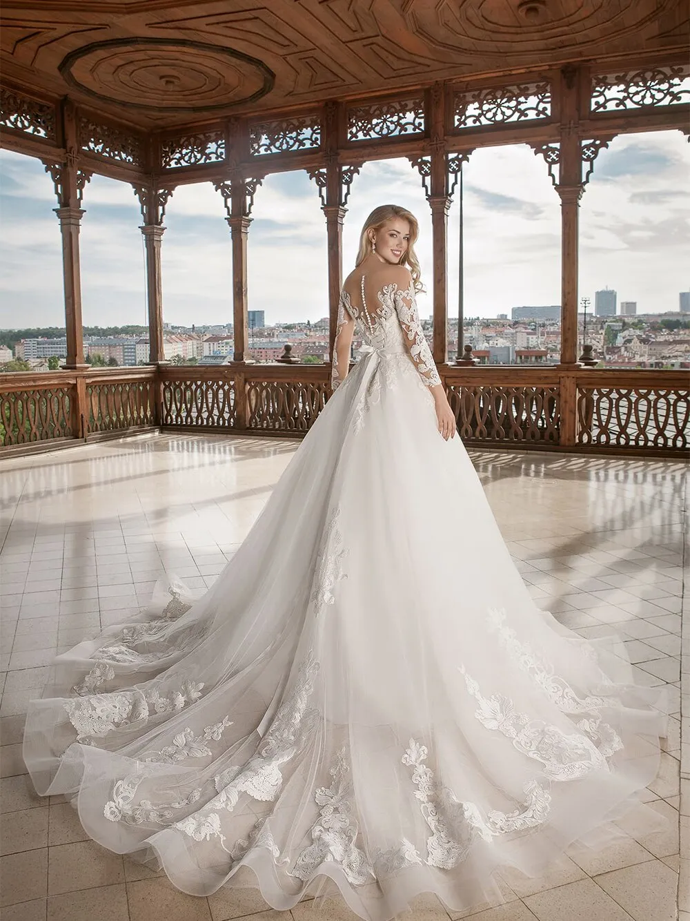 O Neck Long Sleeves Tulle A-Line Wedding Dresses