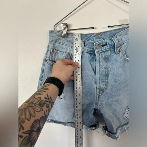 SIZE 27 High Waisted Levi’s Denim Light Wash Distressed Shorts