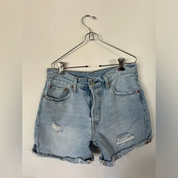 SIZE 27 High Waisted Levi’s Denim Light Wash Distressed Shorts