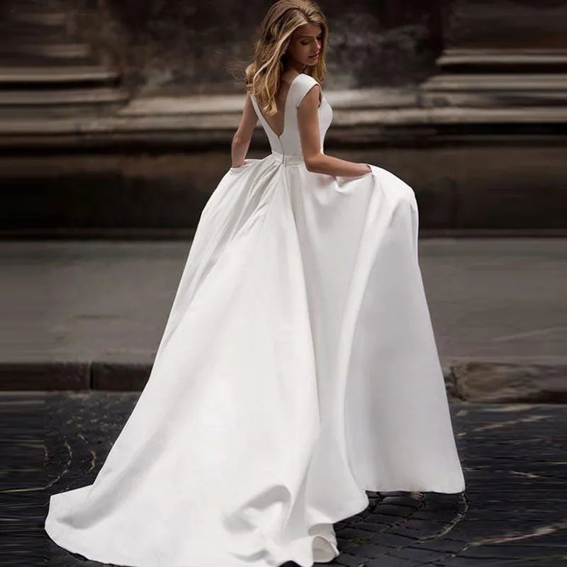 The Sales Rack-Stunning Autumn/Winter Bridal Dress Made In Satin Sexy V-back