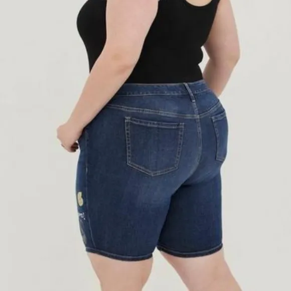 Torrid x Disney Villains Ursula Stretch Denim Bermuda Boyfriend Shorts 16 1X