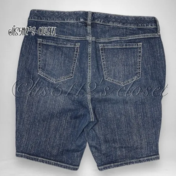 Torrid x Disney Villains Ursula Stretch Denim Bermuda Boyfriend Shorts 16 1X
