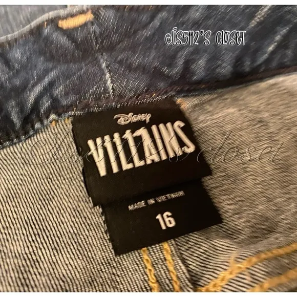 Torrid x Disney Villains Ursula Stretch Denim Bermuda Boyfriend Shorts 16 1X