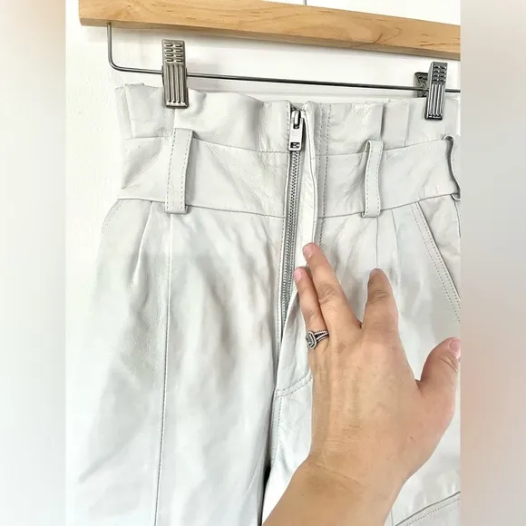 Walter Baker Velda Off-White Lambs Leather Paper Bag High-Waisted Shorts Size XS