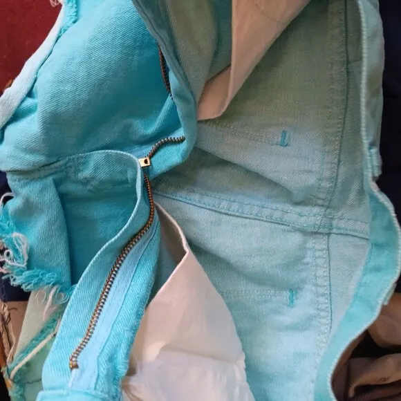 Women's 25W Denim Cutoff Shorts Vintage 70s Turquoise High-Waisted Farm Frayed