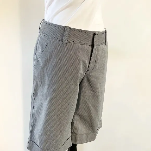 🆕Women’s Banana Republic Martin Bermuda Shorts
