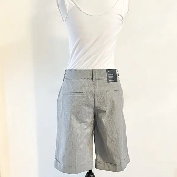 🆕Women’s Banana Republic Martin Bermuda Shorts
