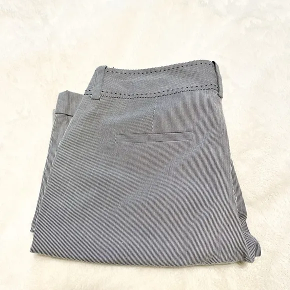 🆕Women’s Banana Republic Martin Bermuda Shorts