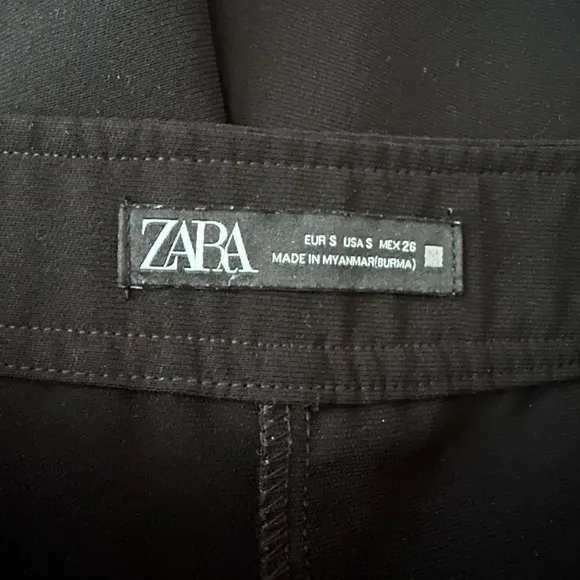 Zara Pleated High Waist Shorts in Black Size Small