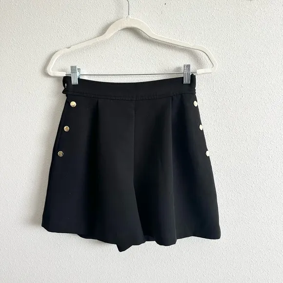 Zara Pleated High Waist Shorts in Black Size Small